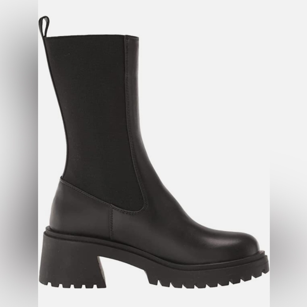 Steve Madden Hesitant Chelsea Boots
